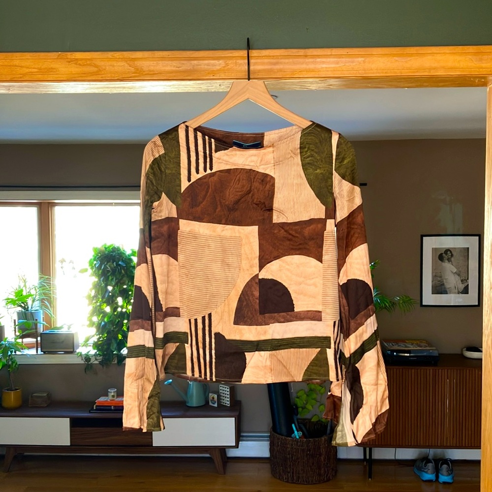 NWT, Shore brand blouse, size S.